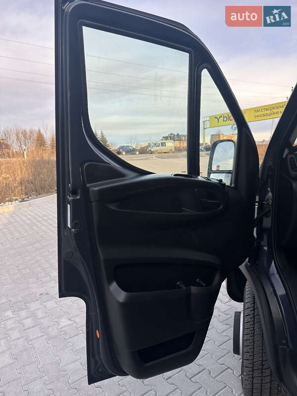Грузовой фургон Iveco Daily 2019 в Львове