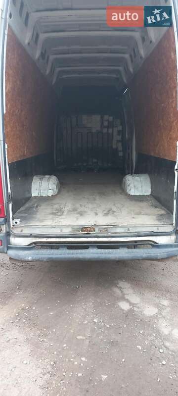 Вантажний фургон Iveco Daily 2012 в Львові