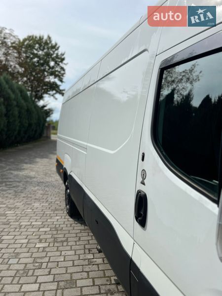 Вантажний фургон Iveco Daily 2015 в Самборі