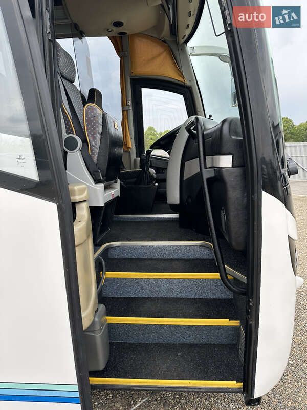 Туристичний / Міжміський автобус Iveco EuroCargo 2009 в Чернівцях