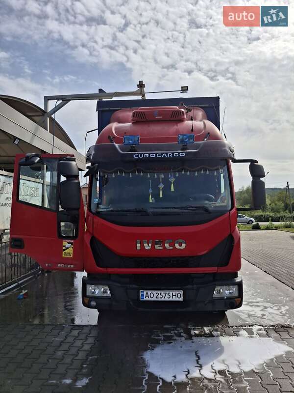 Грузовой фургон Iveco EuroCargo 2010 в Иршаве
