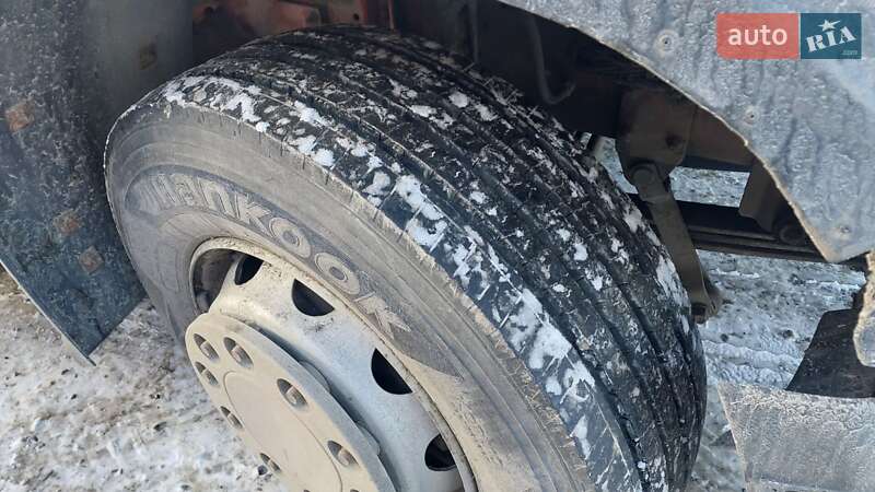 Грузовой фургон Iveco EuroTech 1995 в Ровно