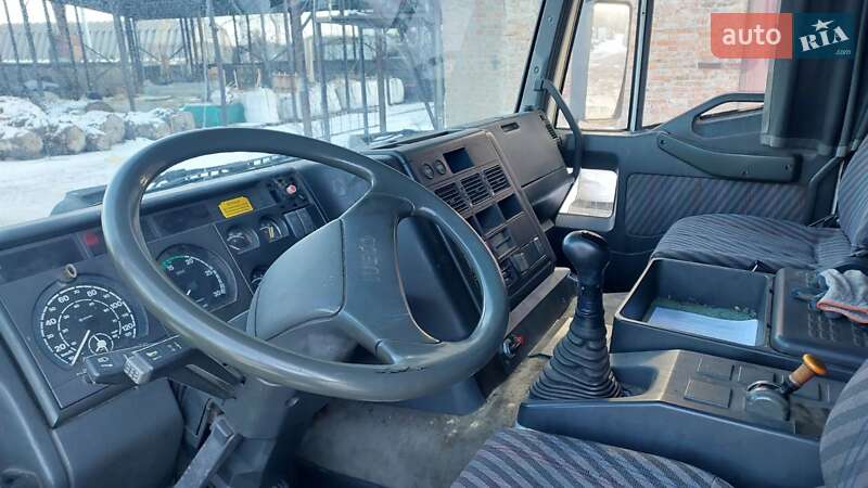 Грузовой фургон Iveco EuroTech 1995 в Ровно