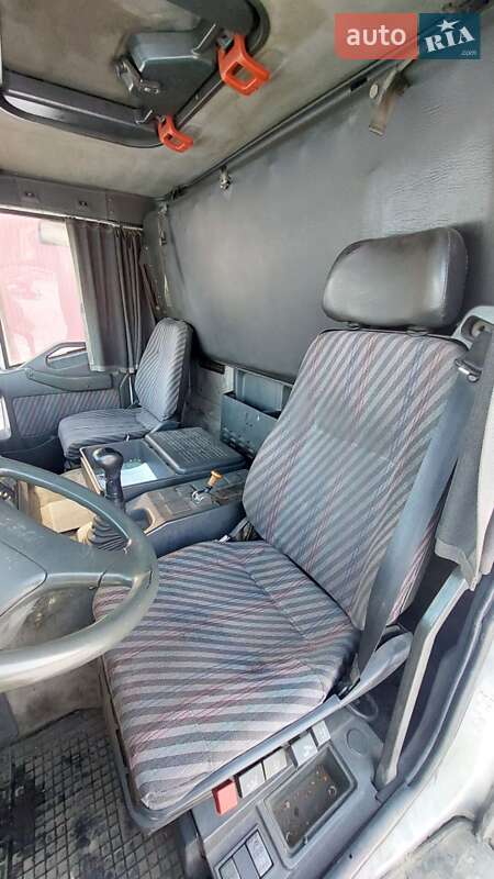 Грузовой фургон Iveco EuroTech 1995 в Ровно