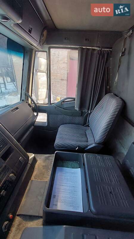 Грузовой фургон Iveco EuroTech 1995 в Ровно