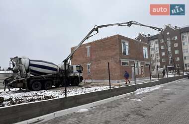 Бетононасос Iveco EuroTrakker 2012 в Киеве