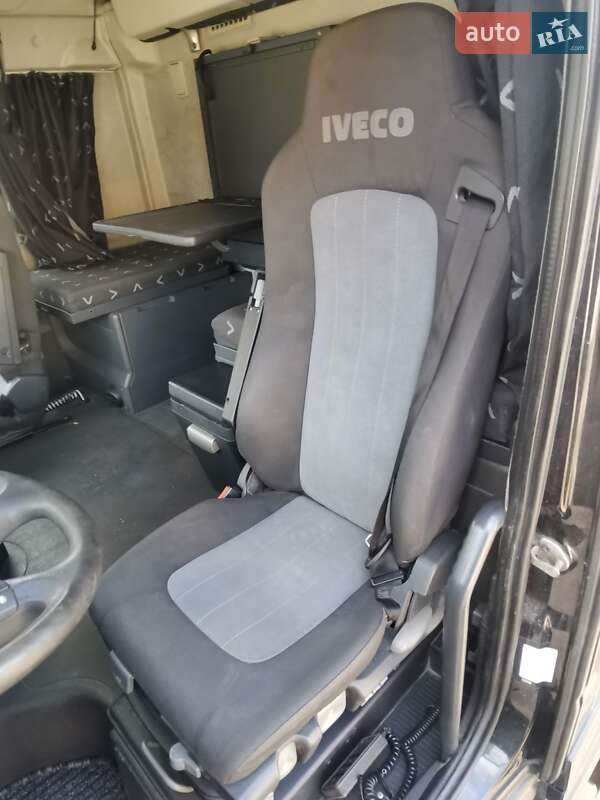 Тягач Iveco Magirus 2012 в Каменец-Подольском
