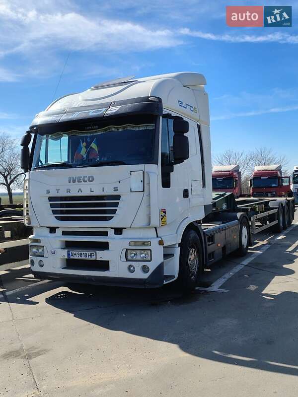Вантажний фургон Iveco Stralis 2006 в 