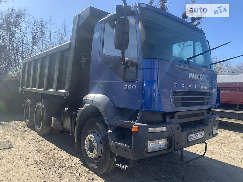 Самоскид Iveco Trakker 2007 в 
