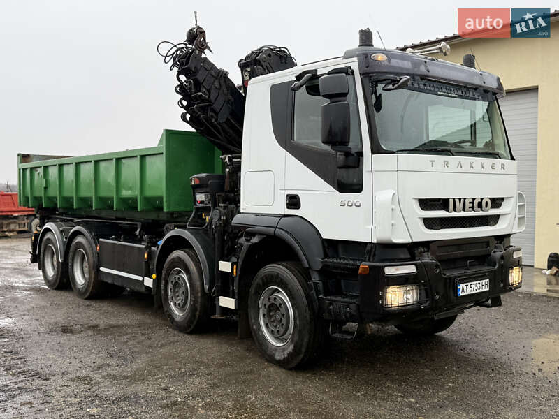 Самосвал Iveco Trakker 2011 в Долине