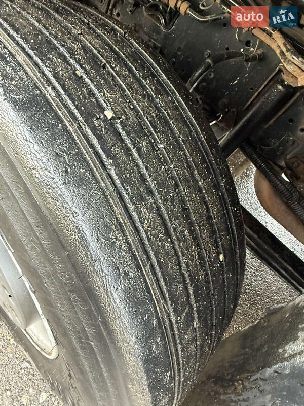 Самосвал Iveco Trakker 2011 в Долине