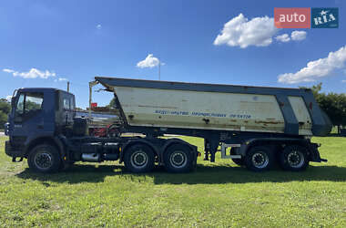 Самосвал Iveco Trakker 2007 в 