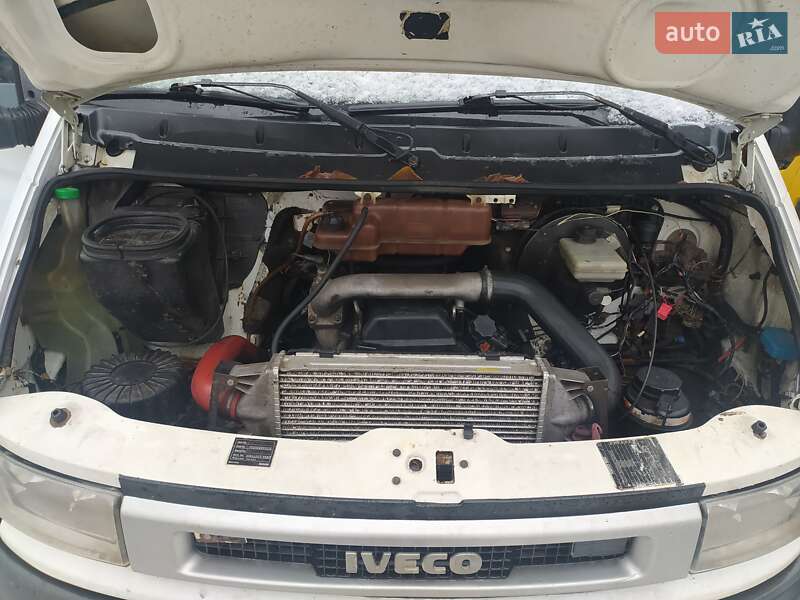 Автовоз Iveco TurboDaily 2001 в Калуші