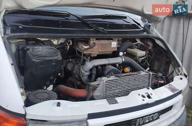 Грузовой фургон Iveco TurboDaily 2002 в 