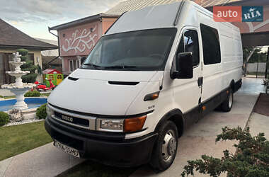 Вантажопасажирський фургон Iveco TurboDaily 1999 в Чернівцях