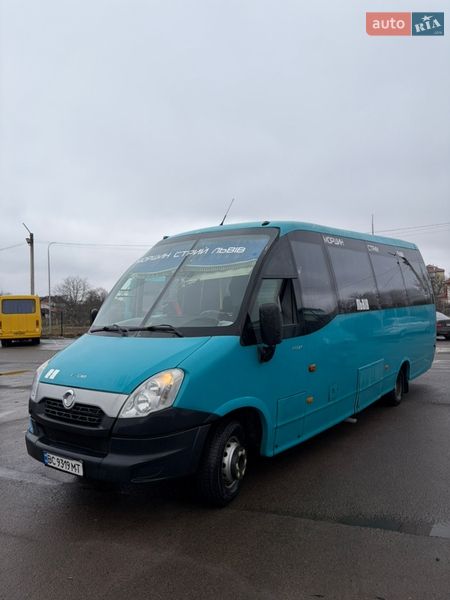 Туристический / Междугородний автобус Iveco Wing 2013 в Стрые