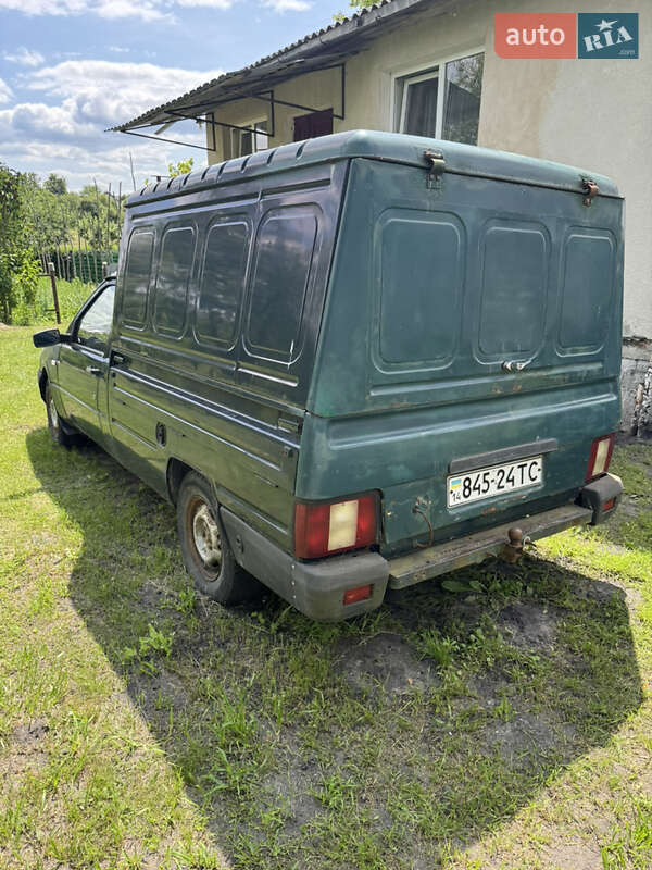 Фастбек ИЖ 2717 Ода 2003 в Львові