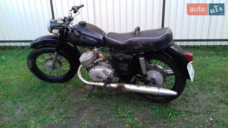 Мотоцикл Классік ІЖ Юпітер 3 2003 в Сваляві