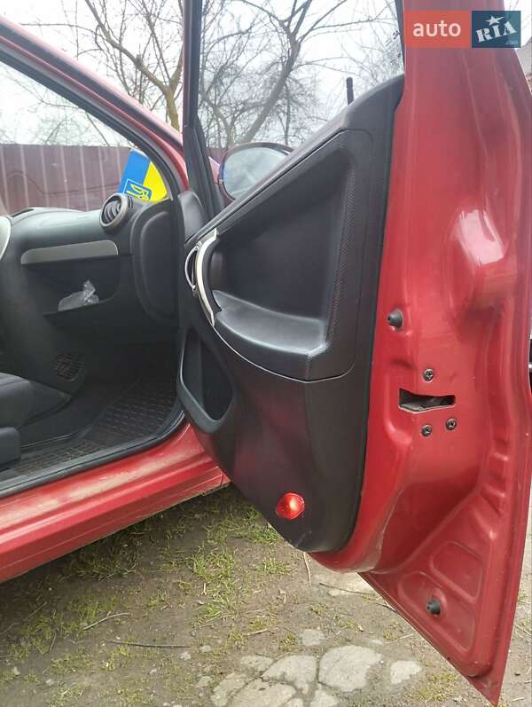 Хетчбек JAC J2 2013 в Старій Синяві