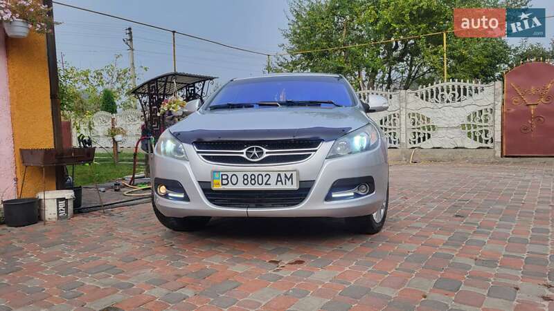 Седан JAC J5 2013 в Кременці