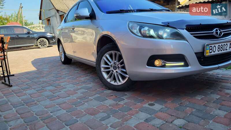 Седан JAC J5 2013 в Кременці