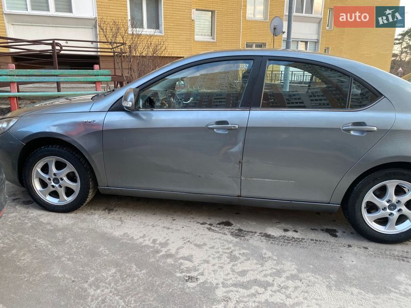 Седан JAC J5 2013 в Вышгороде