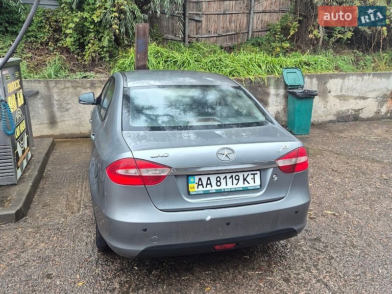 Седан JAC J5 2014 в Вишневом