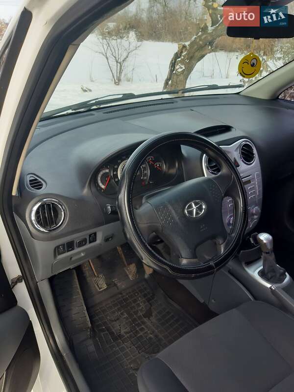 Микровэн JAC J6 2013 в Прилуках