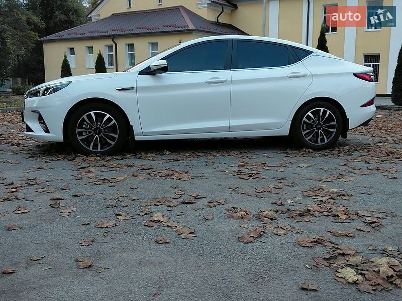 Лифтбек JAC J7 2021 в Синельниково