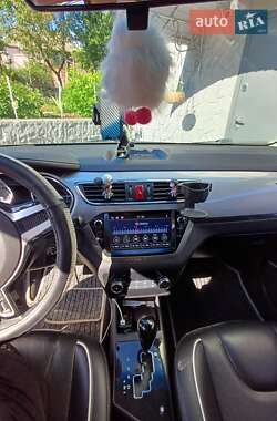 Позашляховик / Кросовер JAC S2 2017 в 