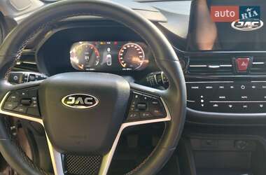 Позашляховик / Кросовер JAC S4 2020 в 