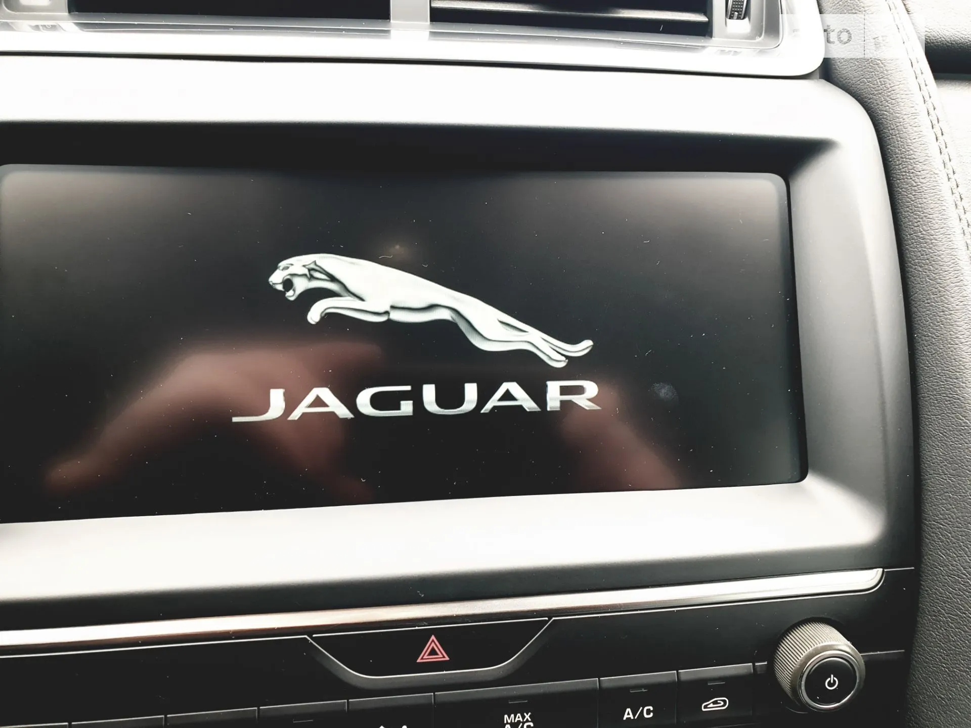 2018 Jaguar E-Pace - мініатюра 15