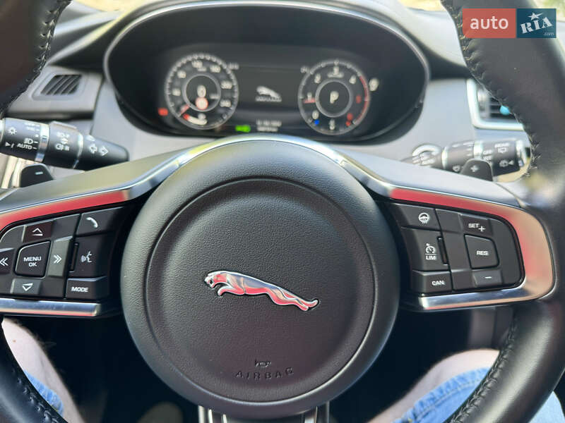 Позашляховик / Кросовер Jaguar E-Pace 2020 в Чернівцях