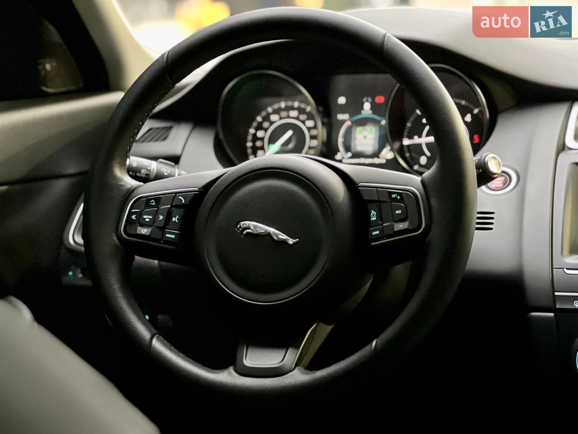 2018 Jaguar E-Pace - мініатюра 35