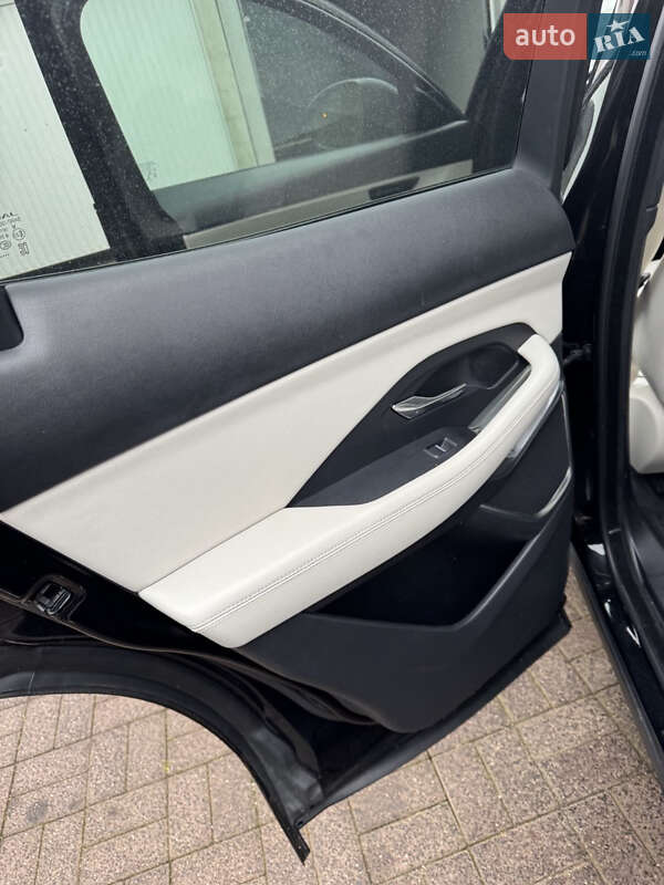 Внедорожник / Кроссовер Jaguar E-Pace 2017 в Ивано-Франковске фото 4 Внедорожник / Кроссовер Jaguar E-Pace 2017 в Ивано-Франковске