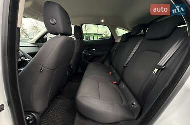 Позашляховик / Кросовер Jaguar E-Pace 2019 в 