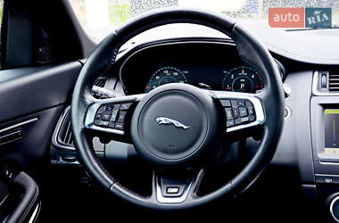 Внедорожник / Кроссовер Jaguar E-Pace 2018 в 
