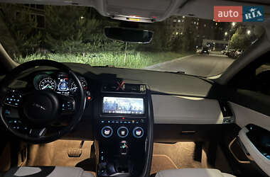 Внедорожник / Кроссовер Jaguar E-Pace 2018 в 