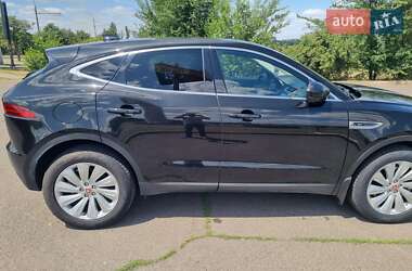 Внедорожник / Кроссовер Jaguar E-Pace 2017 в 