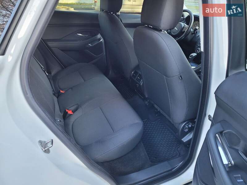 Внедорожник / Кроссовер Jaguar E-Pace 2019 в Киеве