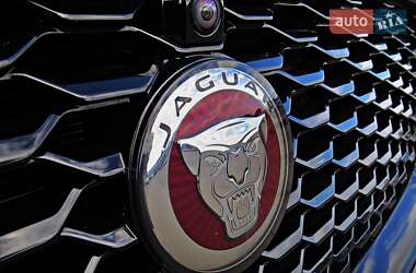 Внедорожник / Кроссовер Jaguar E-Pace 2018 в 