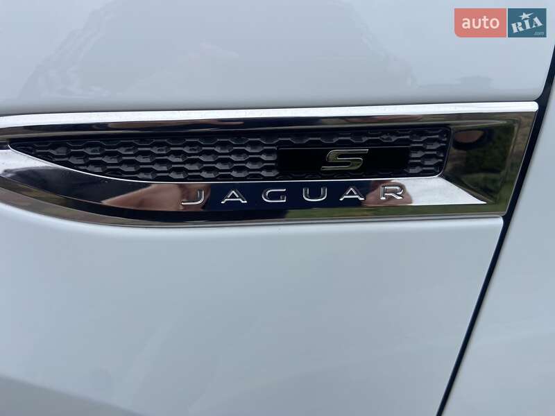 Внедорожник / Кроссовер Jaguar E-Pace 2018 в Зборове