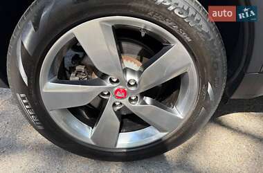 Внедорожник / Кроссовер Jaguar E-Pace 2021 в 