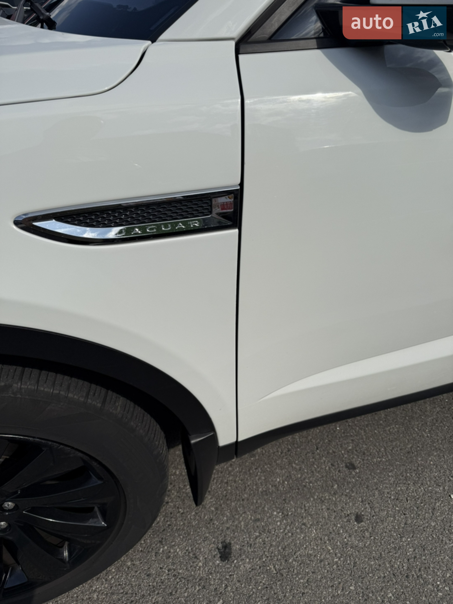 2019 Jaguar E-Pace - мініатюра 19