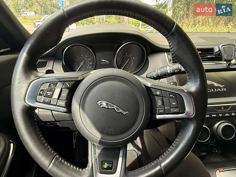 Позашляховик / Кросовер Jaguar E-Pace 2019 в Києві