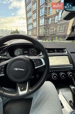 Позашляховик / Кросовер Jaguar E-Pace 2019 в 
