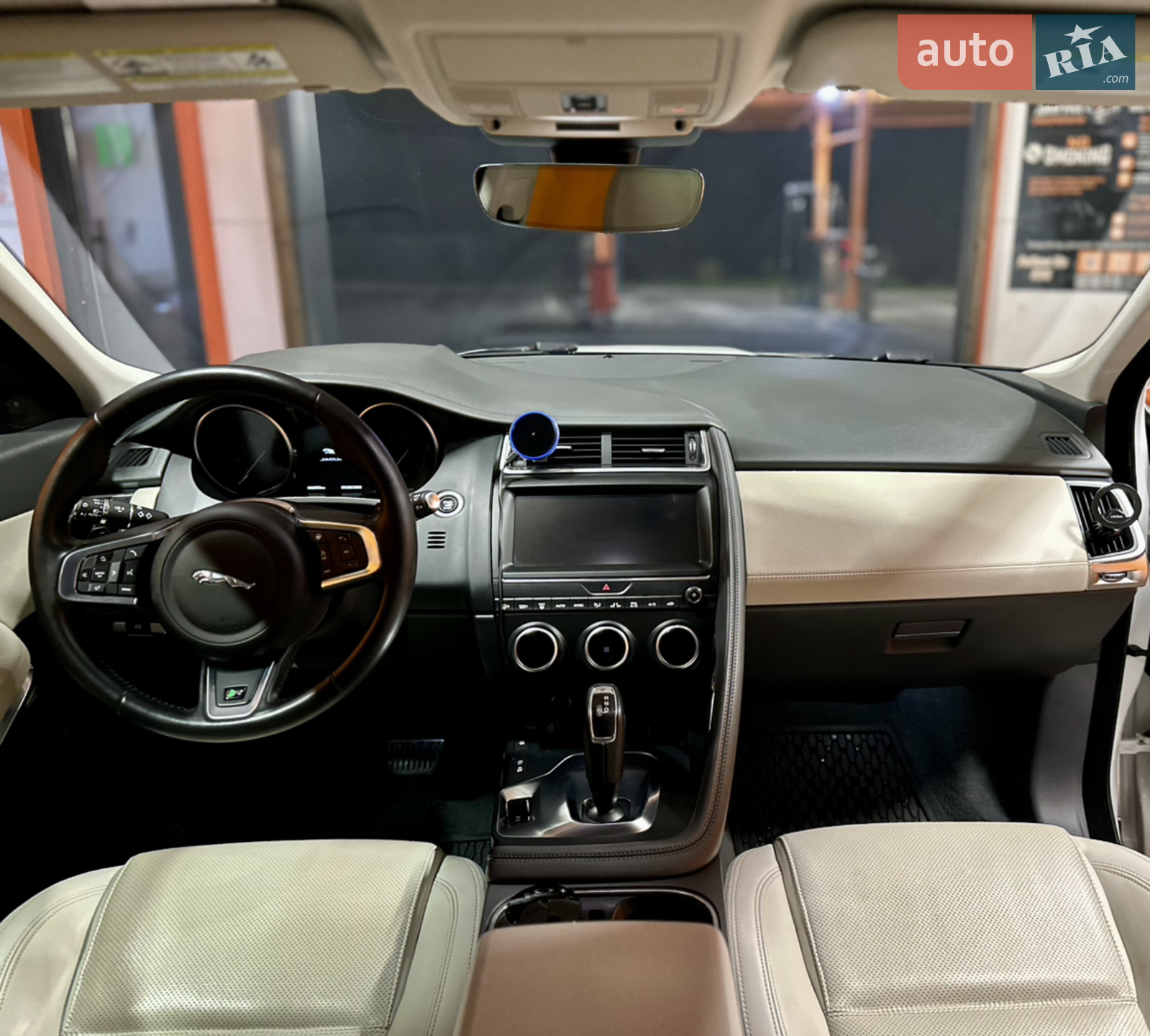 2019 Jaguar E-Pace - мініатюра 21