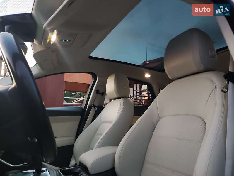 Позашляховик / Кросовер Jaguar E-Pace 2019 в Львові