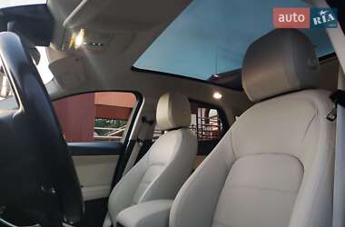 Позашляховик / Кросовер Jaguar E-Pace 2019 в 