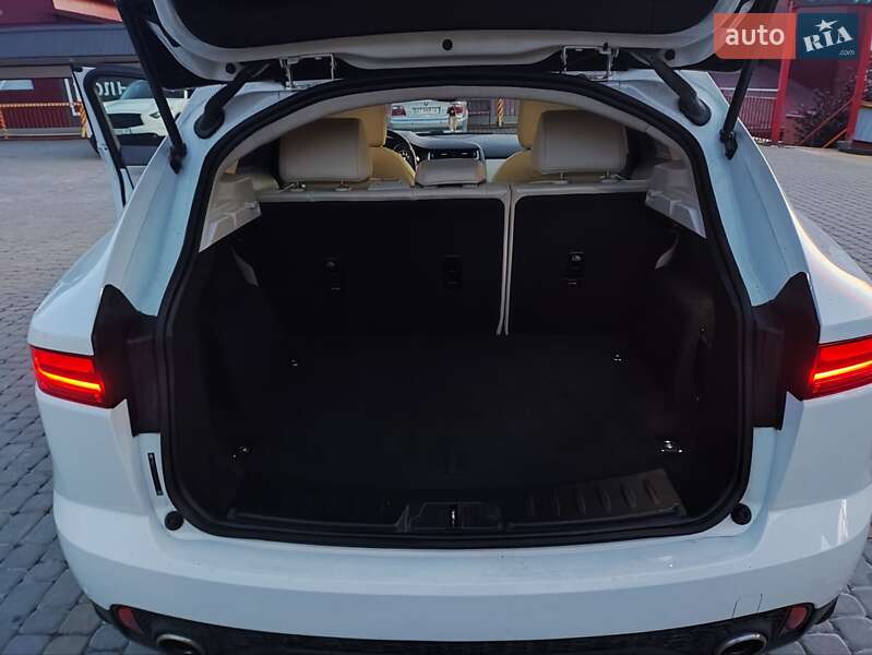 Позашляховик / Кросовер Jaguar E-Pace 2019 в Львові